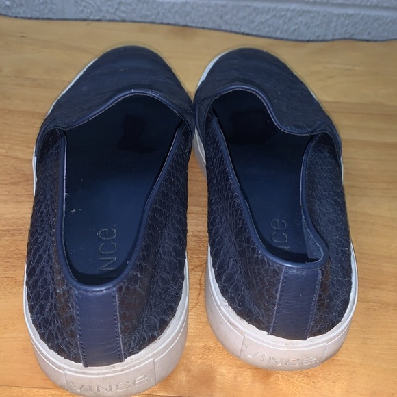 Vince Blair Navy Python Sneakers Women's 7/37.5 Slip On Round Toe Platform GUC - Picture 4 of 11